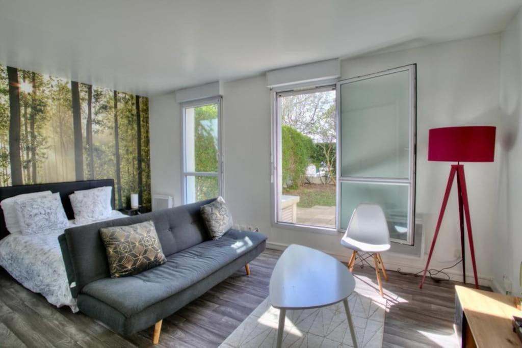 Studio Spacieux Avec Terrasse Et Parking วีรี-ชาตีญง ภายนอก รูปภาพ
