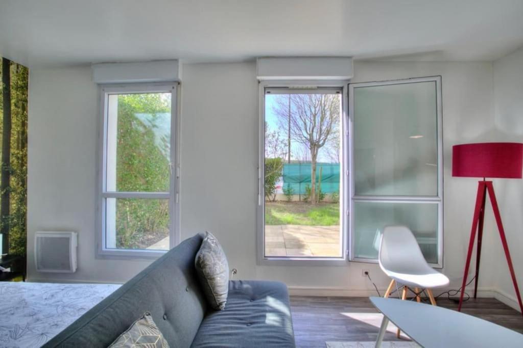 Studio Spacieux Avec Terrasse Et Parking วีรี-ชาตีญง ภายนอก รูปภาพ