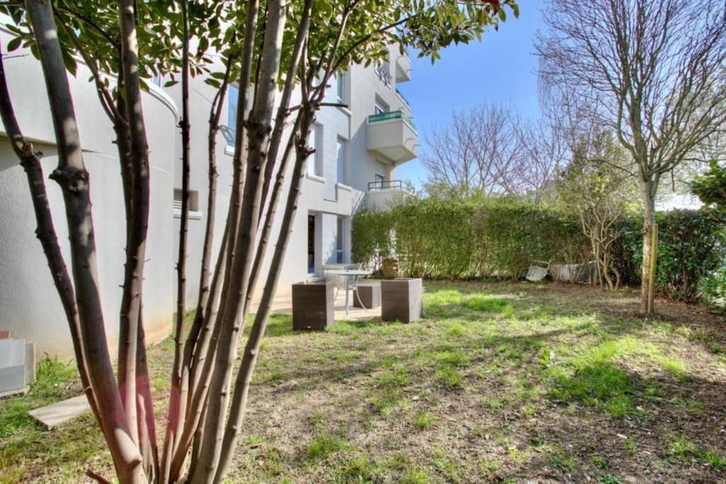 Studio Spacieux Avec Terrasse Et Parking วีรี-ชาตีญง ภายนอก รูปภาพ